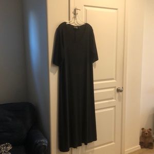 Black dress, elbow sleeve